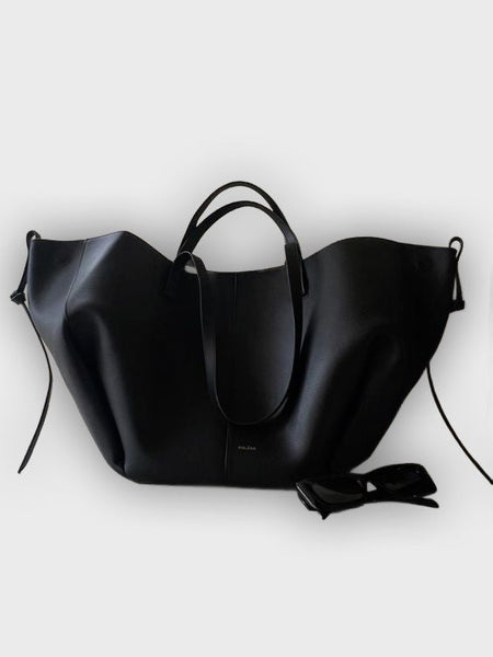 תיק נשיאה מעוצב עם קפלים בצדדים