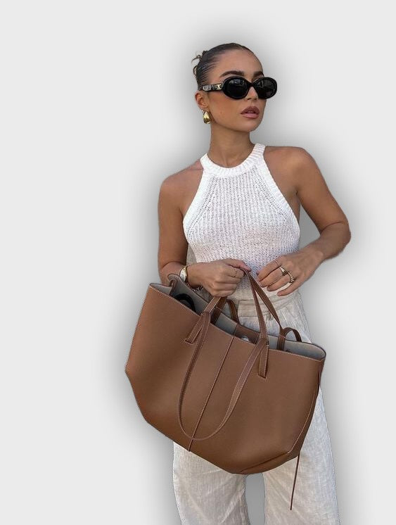 תיק נשיאה מעוצב עם קפלים בצדדים