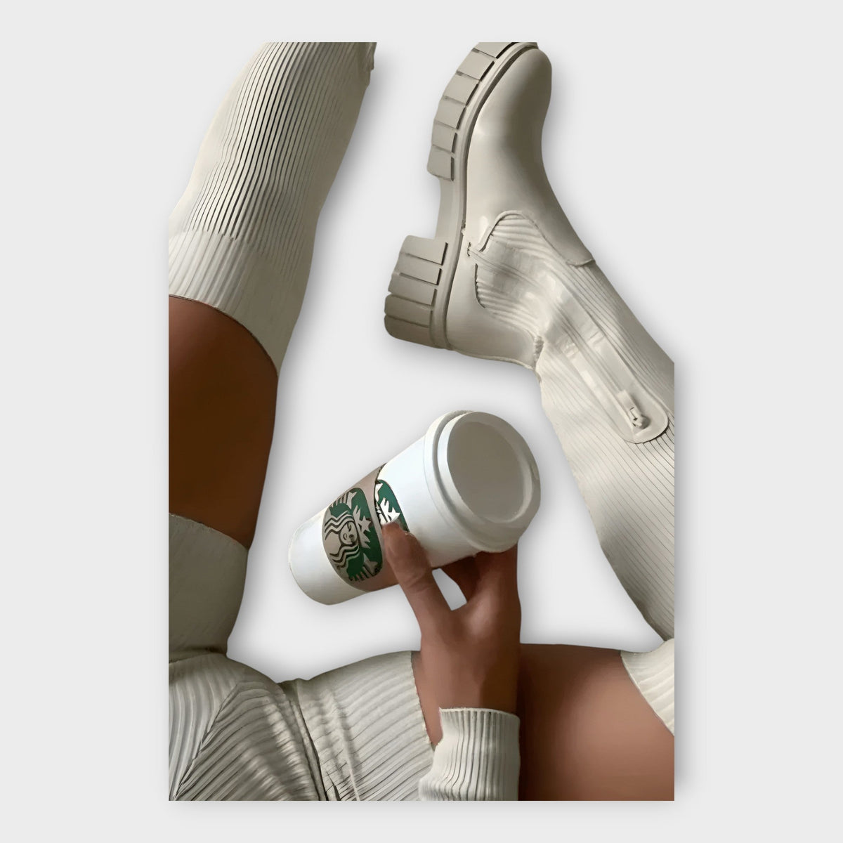 דליה - מגפיים מודרניים עם עיצוב מינימליסטי