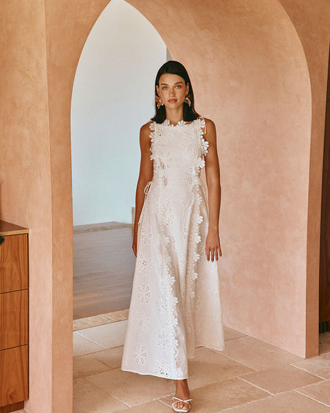 Loreina - שמלת מקסי עם עיטור פרחים רקום