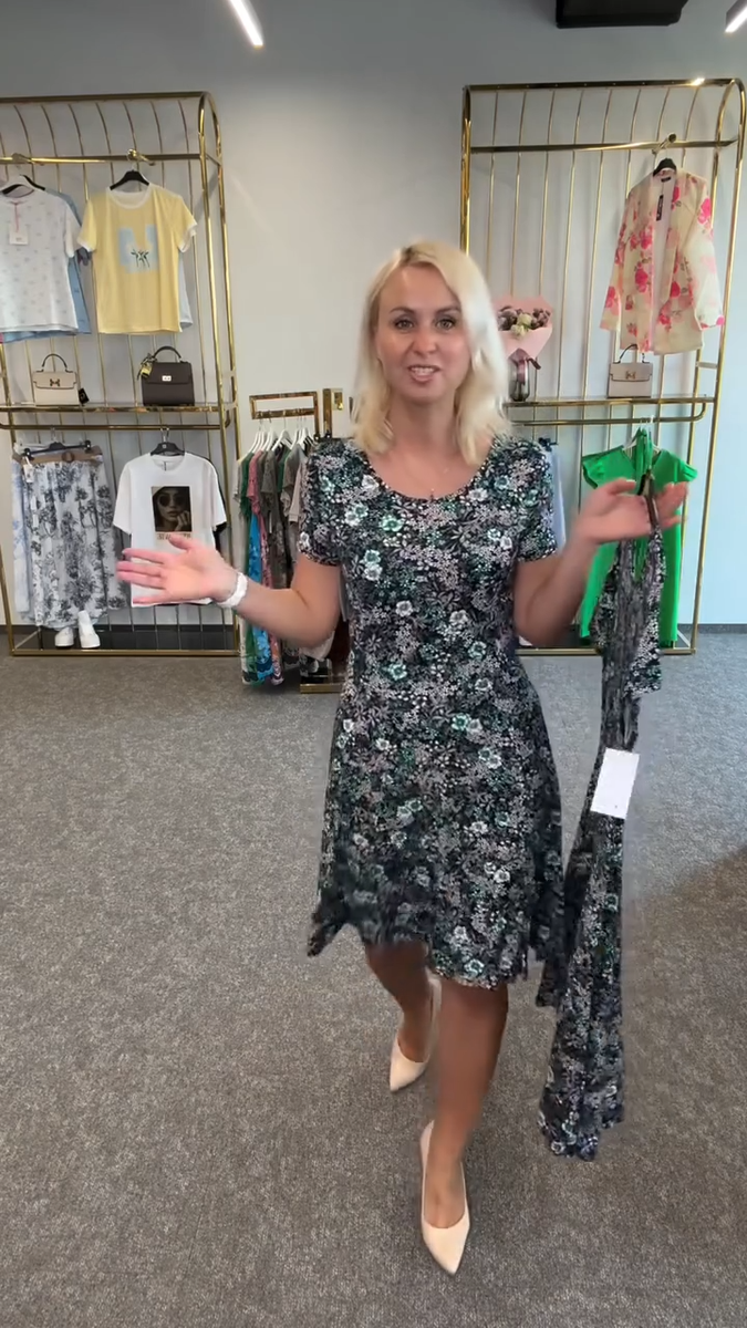 Ainsley - שמלת מודפסת עם צווארון עגול אופנתי