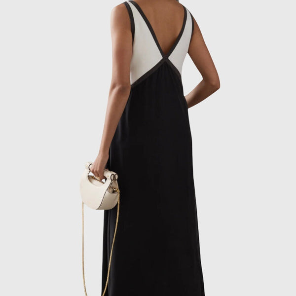 שמלת בוהו קיץ עם צווארון V