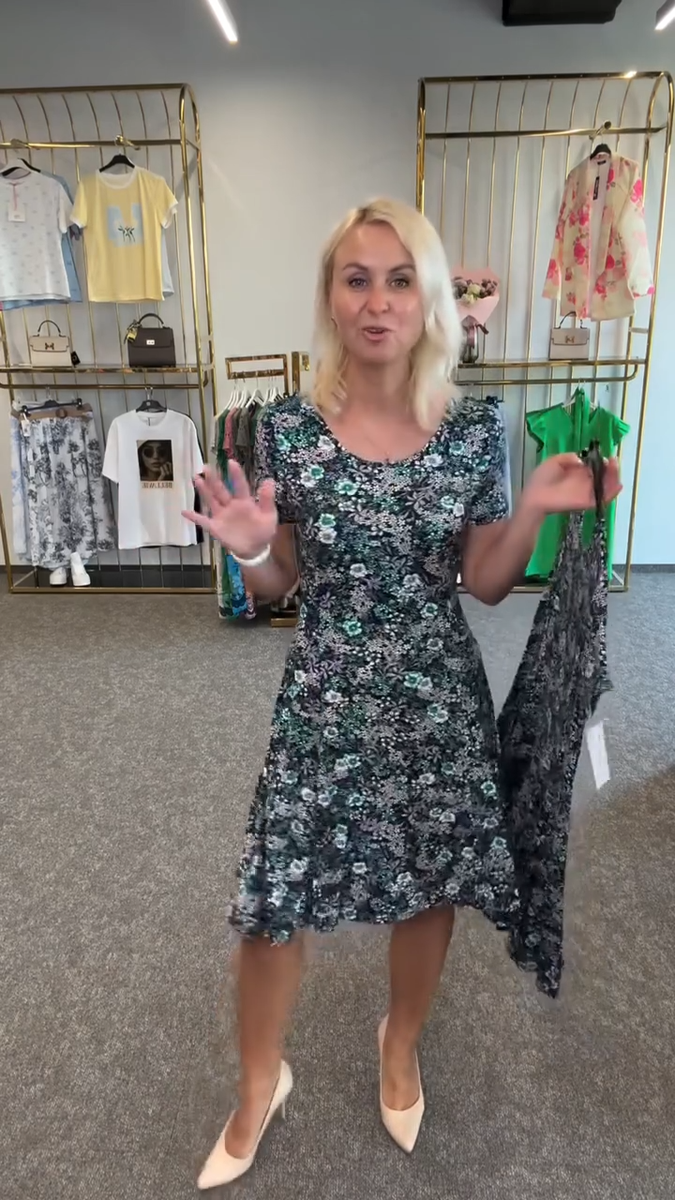 Ainsley - שמלת מודפסת עם צווארון עגול אופנתי