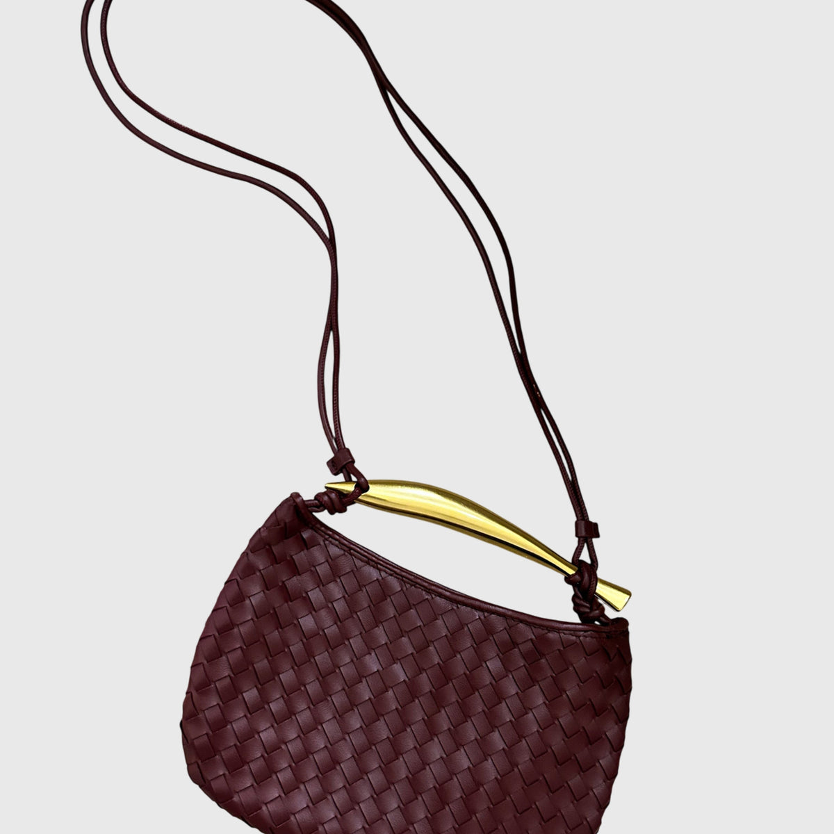 ביanca | תיק קלוע מובנה מפואר