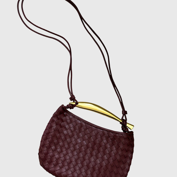 ביanca | תיק קלוע מובנה מפואר