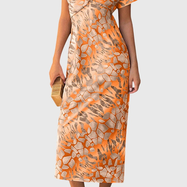 שמלות עם הדפס אבסטרקטי וחשיפת צוואר V