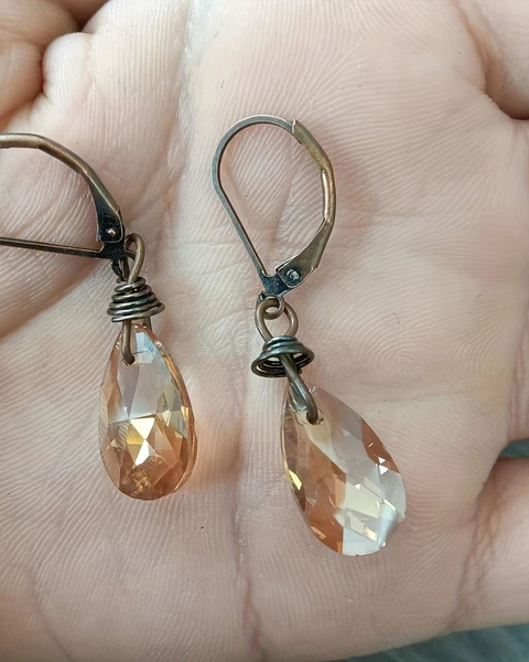 עגילי בוהו עם אבנים מנצנצות