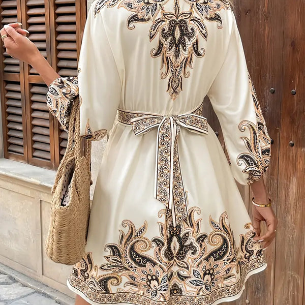 Gwenda - שמלת קו A עם הדפס פייזלי וצווארון V