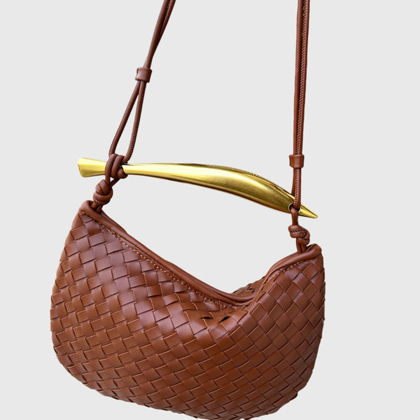 ביanca | תיק קלוע מובנה מפואר