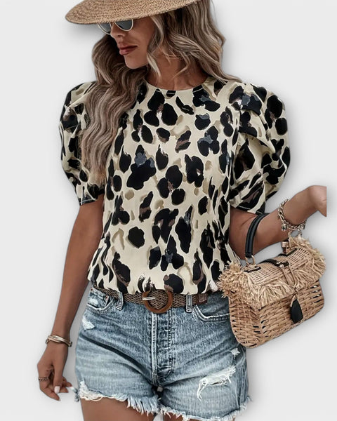 חולצת טי מודפסת מגוונת אמליה