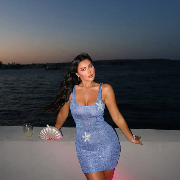 Imani - שמלת מיני אלגנטית עם כוכבים