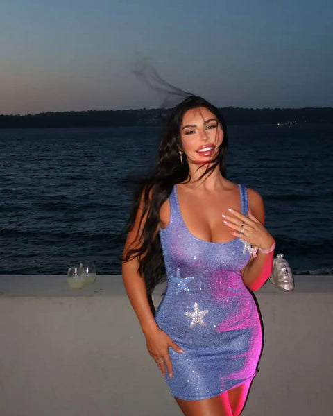 Imani - שמלת מיני אלגנטית עם כוכבים