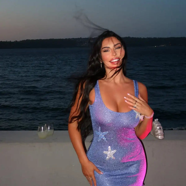 Imani - שמלת מיני אלגנטית עם כוכבים