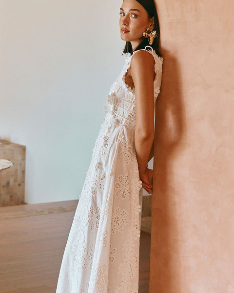 Loreina - שמלת מקסי עם עיטור פרחים רקום