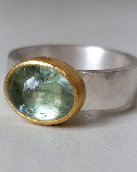 סלסט | טבעת ירוקה רטרו עם אבן מבריקה