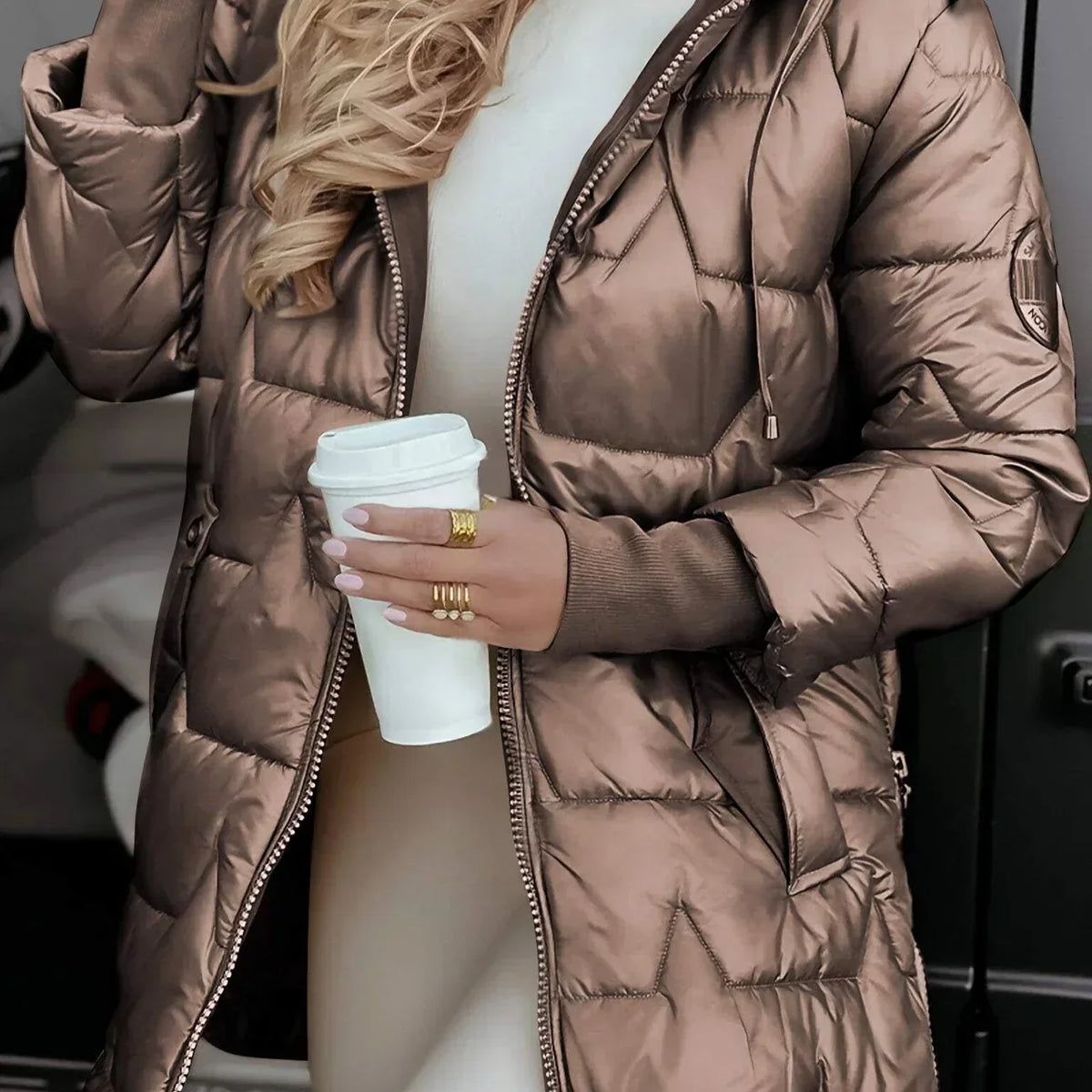 אלין™ | מעיל חורף אלגנטי עם כובע ומילוי