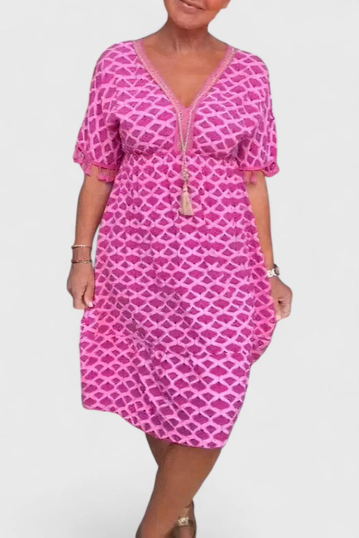 שמלות קירה בוהו שיק עם הדפסים גיאומטריים