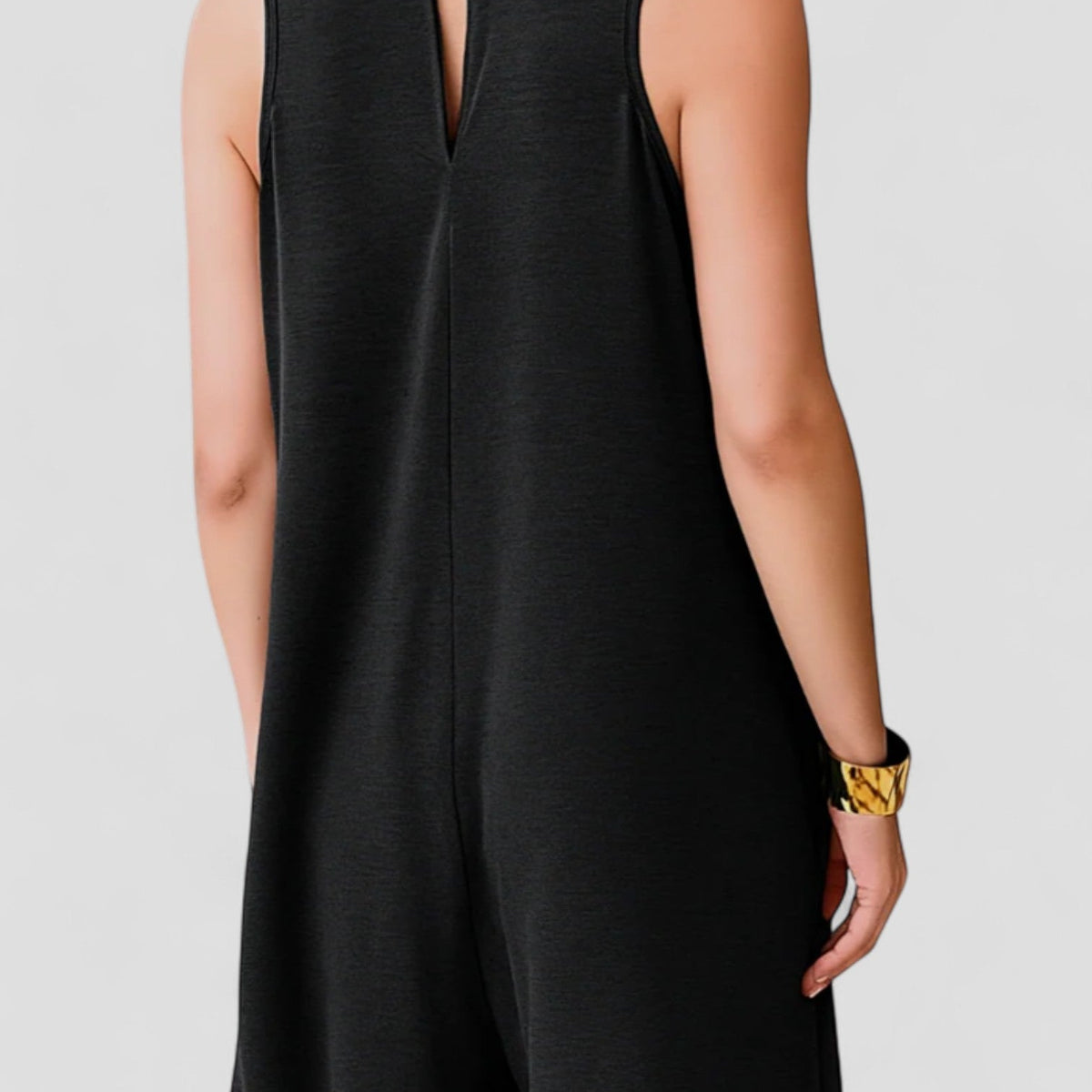 חמה | מכנסיים קצרים נוחים עם צווארון V ורגליים רחבות