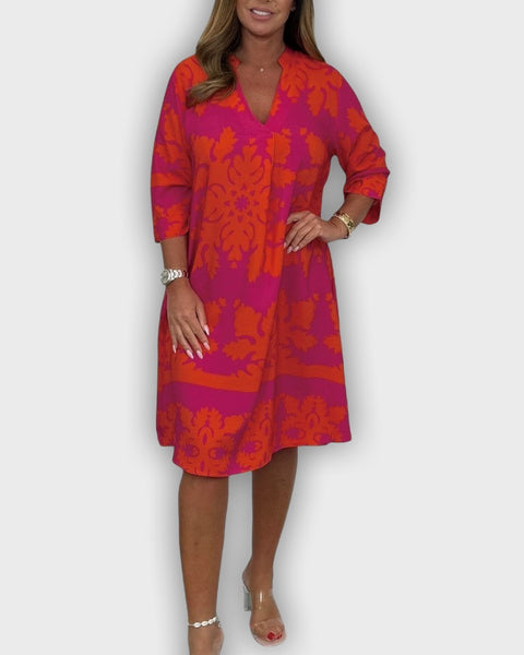 שמלת קיץ קלילה עם צבעים זוהרים