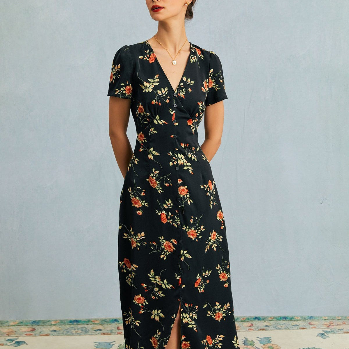 Kambria - שמלת מידי פרחונית עם שרוולים קצרים